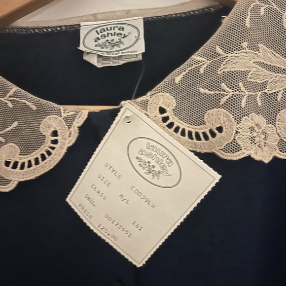 Laura Ashley vintage wool cardigan navy with lace collar NWT! M/L - Picture 2 of 4